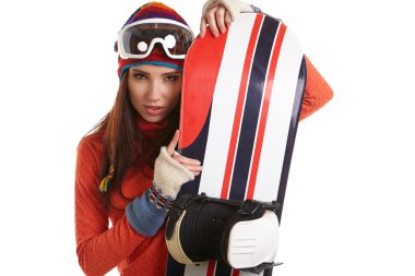 snowboard ile duran genç kadın  