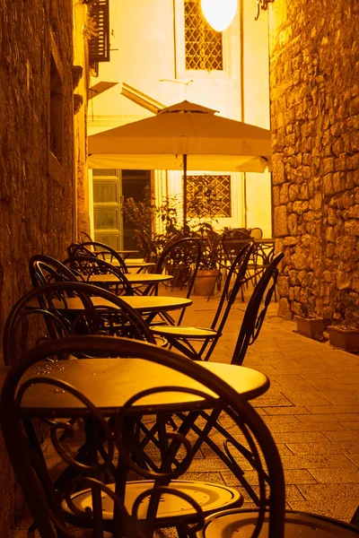 Street of the old city at night — Stock Photo, Image