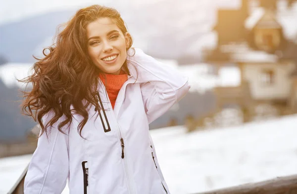 Portret kobiecy snowboardzista — Zdjęcie stockowe