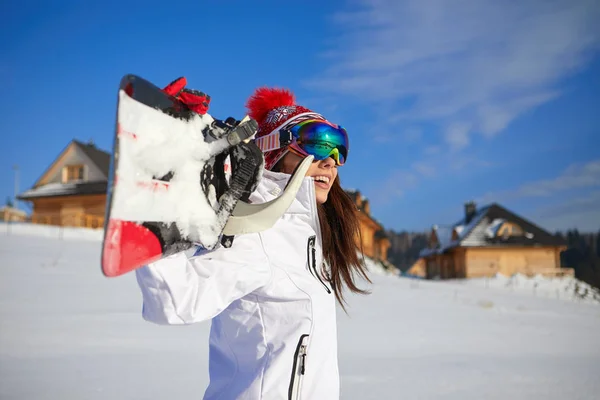 Sportos nő snowboardos — Stock Fotó