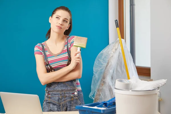 Happy beautiful young woman — Stock Photo, Image