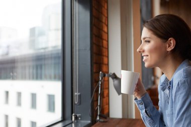 Genç güzel kadın.