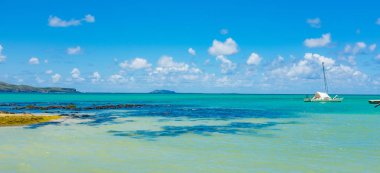 Mauritius Adası'nın muhteşem beyaz sahilleri.