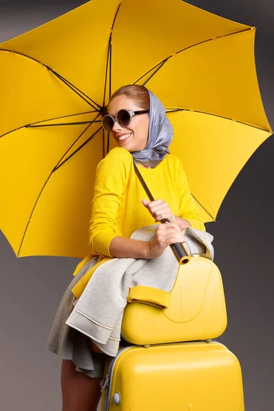 Travel fashionable woman — Stock Photo, Image