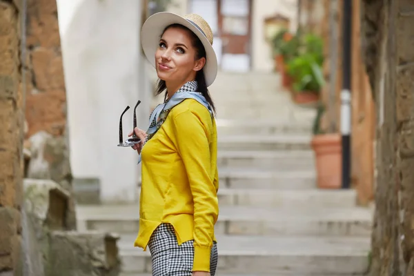 Mujer de moda hermosa — Foto de Stock