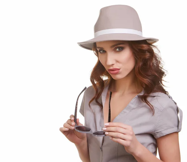 Giovane donna con cappello a molla — Foto Stock