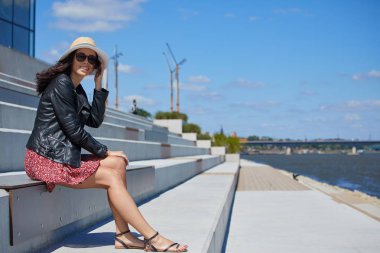 To Go şehir güzel kadın. 