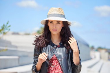 To Go şehir güzel kadın. 