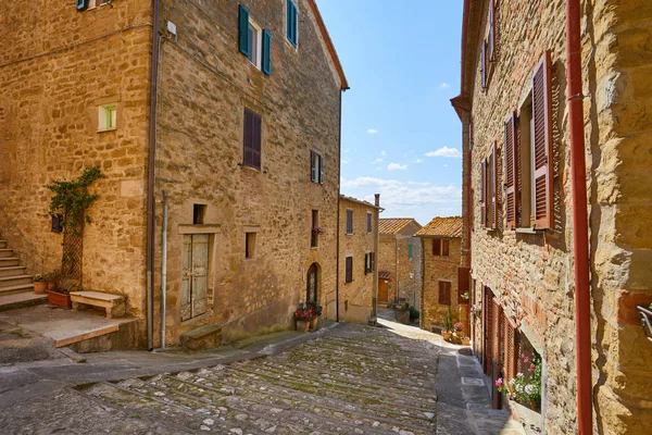 Beautiful narrow alley — Stock Photo, Image