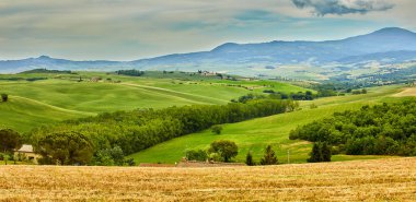 Toskana İtalya'nın tepeleri panoramik manzaralı