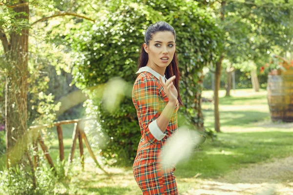 Mujer de moda italiana — Foto de Stock