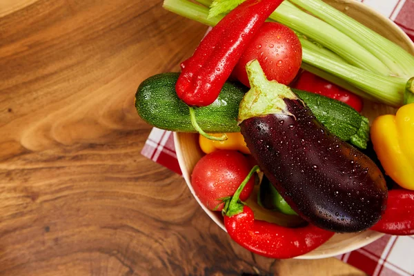 Harvest of fresh vegetables and greens — Stock Photo, Image