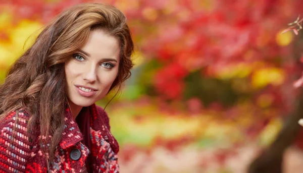 kadın sıcak ceket sonbahar Park