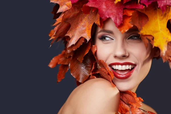 秋の女性の肖像画 — ストック写真