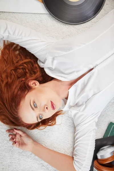 Bilden av vilande sexig kvinna — Stockfoto