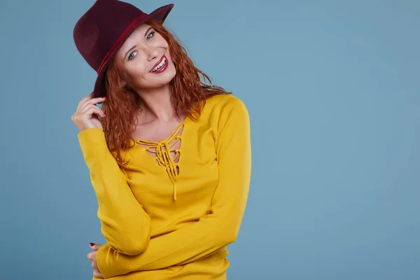 Ruiva mulher bonita — Fotografia de Stock