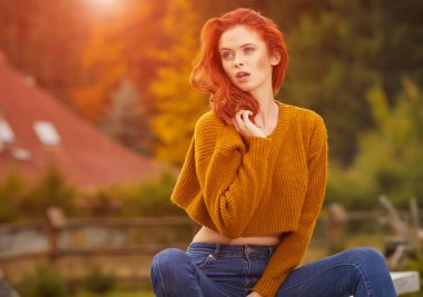 güzel kızıl saçlı kız