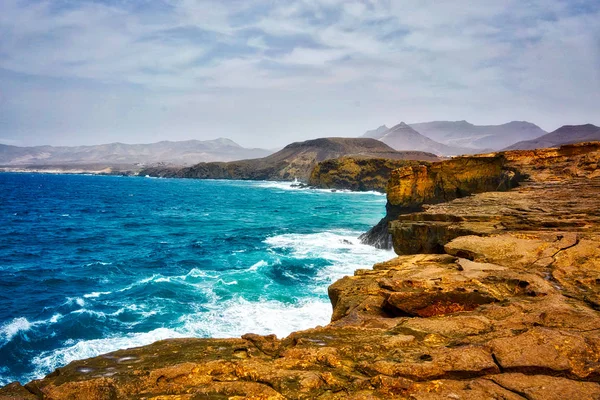 Typowy krajobraz wyspy Fuerteventura — Zdjęcie stockowe