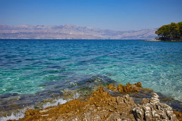 Pittoresca vista panoramica della spiaggia adriatica, dalmazia - croazia — Foto Stock