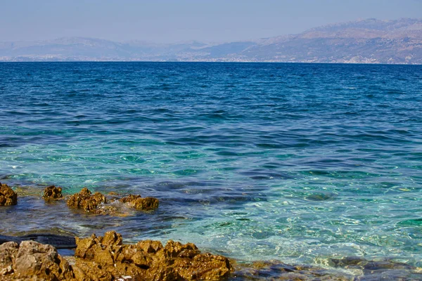 Pittoreske schilderachtig uitzicht op de Adriatische Zee strand — Stockfoto