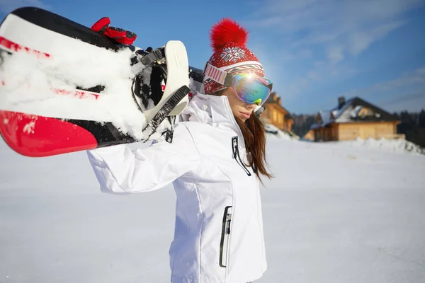Una joven snowboard en los Alpes —  Fotos de Stock