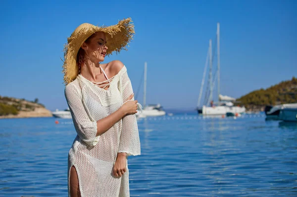 Sexy Beautiful Woman White Bikini Mediterranean Sea Coast — Stock Photo, Image