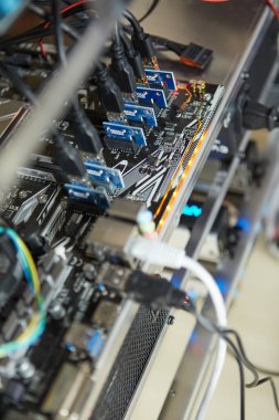 Cryptocurrency arka plan (araştırma sondaj platformu), yakın çekim için dijital cryptocurrency bitcoin, ethereum ve diğer altcoins gibi benim için GPU incelemesi teçhizat makine için dizinin.