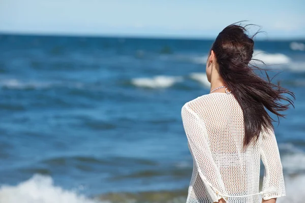 Woman Walking Away Beach — Stock Photo, Image