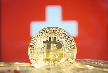 Bitcoin (sanal para) ve İsviçre bayrağı. Yatırımcılar için kavramsal görüntü