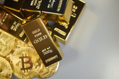 Altın Bitcoin sikke ve altın. Bitcoin cryptocurrency. İş kavramı.