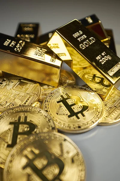 Goldene Bitcoin Münzen Und Gold Kryptowährung Bitcoin Geschäftskonzept — Stockfoto