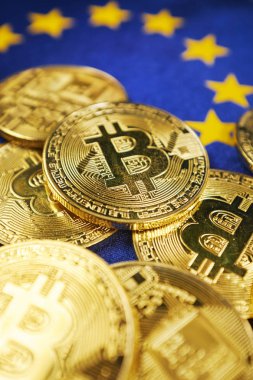 Bitcoin paralar Avrupa Birliği bayrağı arka planı