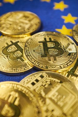 Bitcoin paralar Avrupa Birliği bayrağı arka planı