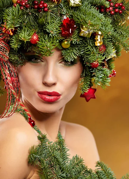 Christmas Woman. Beautiful New Year and Christmas Tree Holiday H — Stock Photo, Image