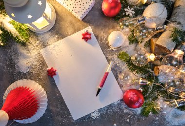 Noel Mektubu, selamlar, Noel hediyeleri ve süslemeler.