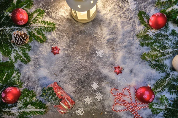 Weihnachtsbackzutaten auf schwarzem Tisch, Weihnachts-Flatlay o — Stockfoto