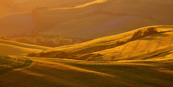 Toskánsko, úžasný západ slunce italská krajina — Stock fotografie