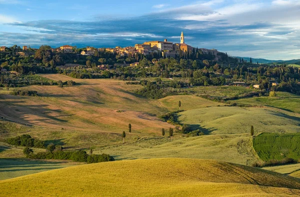 Toscana, incrível pôr-do-sol paisagem italiana — Fotografia de Stock