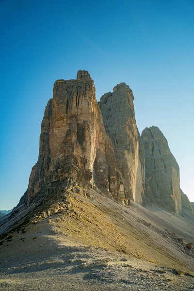 Paysage montagneux en soirée dans le parc naturel des Trois Pics en I — Photo