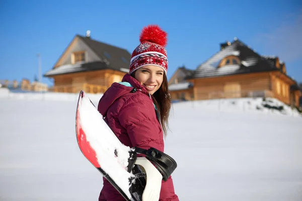 Sport Kvinna Snowboarder Snö Över Blå Himmel — Stockfoto