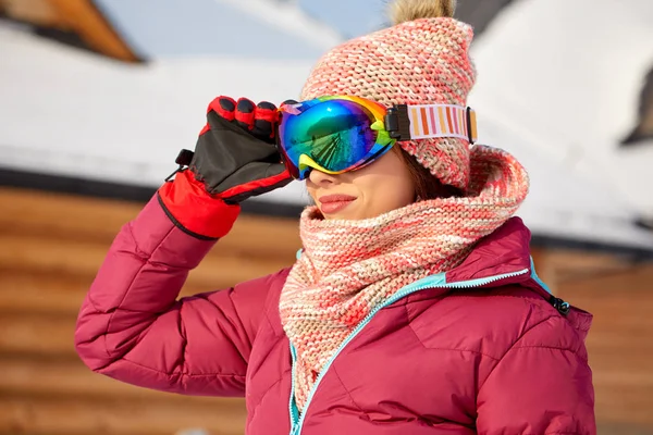 Winter Freizeit Sport Und Menschen Konzept Glückliche Junge Frau Skikleidung — Stockfoto