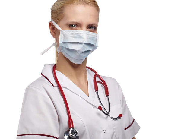 女医生戴着医用防毒面罩 孤立的工作室肖像 — 图库照片
