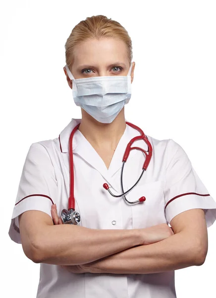 女医生戴着医用防毒面罩 孤立的工作室肖像 — 图库照片