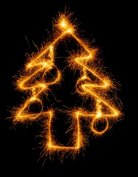 Albero di Natale fatto da sparkler su un nero — Foto Stock