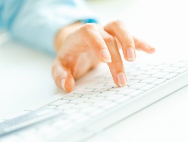 Klavyede yazarak işçisi kadın ofis