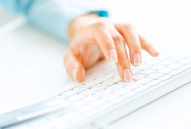Klavyede yazarak işçisi kadın ofis