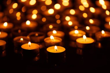 yanan mumlar ile sığ derinlik-in tarla