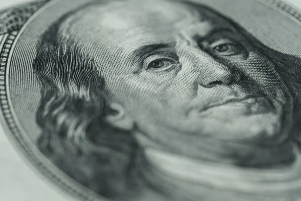 Ritratto di Benjamin Franklin su banconota da cento dollari — Foto Stock