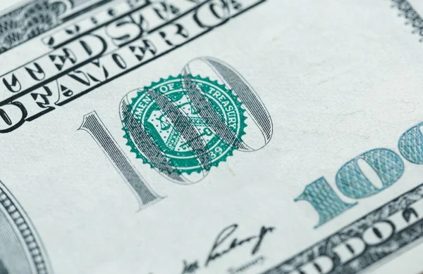 Fechar a conta de 100 dólares em moeda dos EUA — Fotografia de Stock