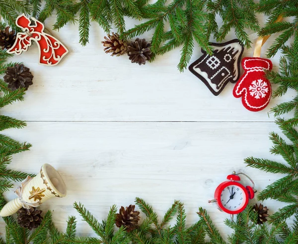 モミの木の枝、クリスマスの装飾とクリスマスの国境、 — ストック写真